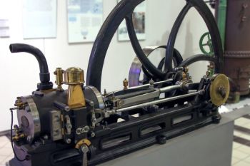 Ejemplar del motor Lenoir (Conservatorio de Artes de París)
